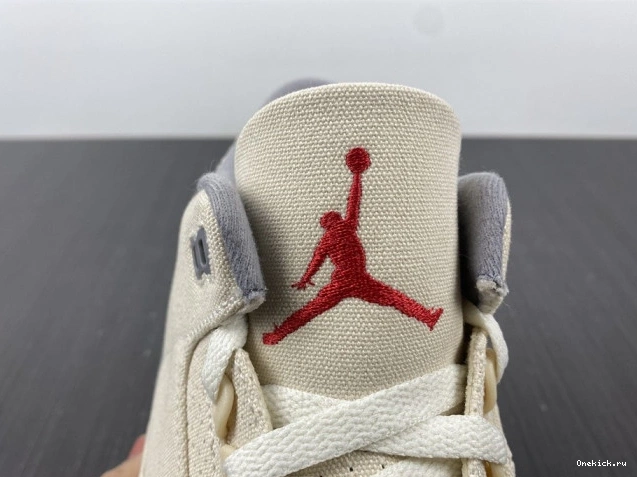 One Kick 3 Muslin Air DH7139-100 Retro Jordan 0722
